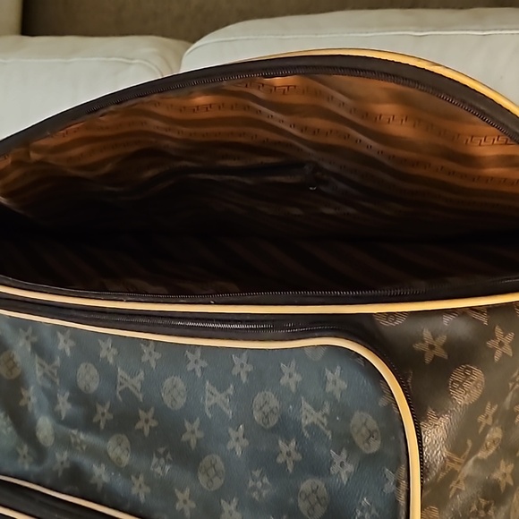 Louis Vuitton travel roller bag - Picture 2 of 16